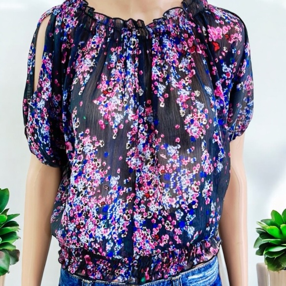 Fire Los Angeles Floral Crepe Sheer Cold-Shoulder Peasant Top - Picture 14 of 16